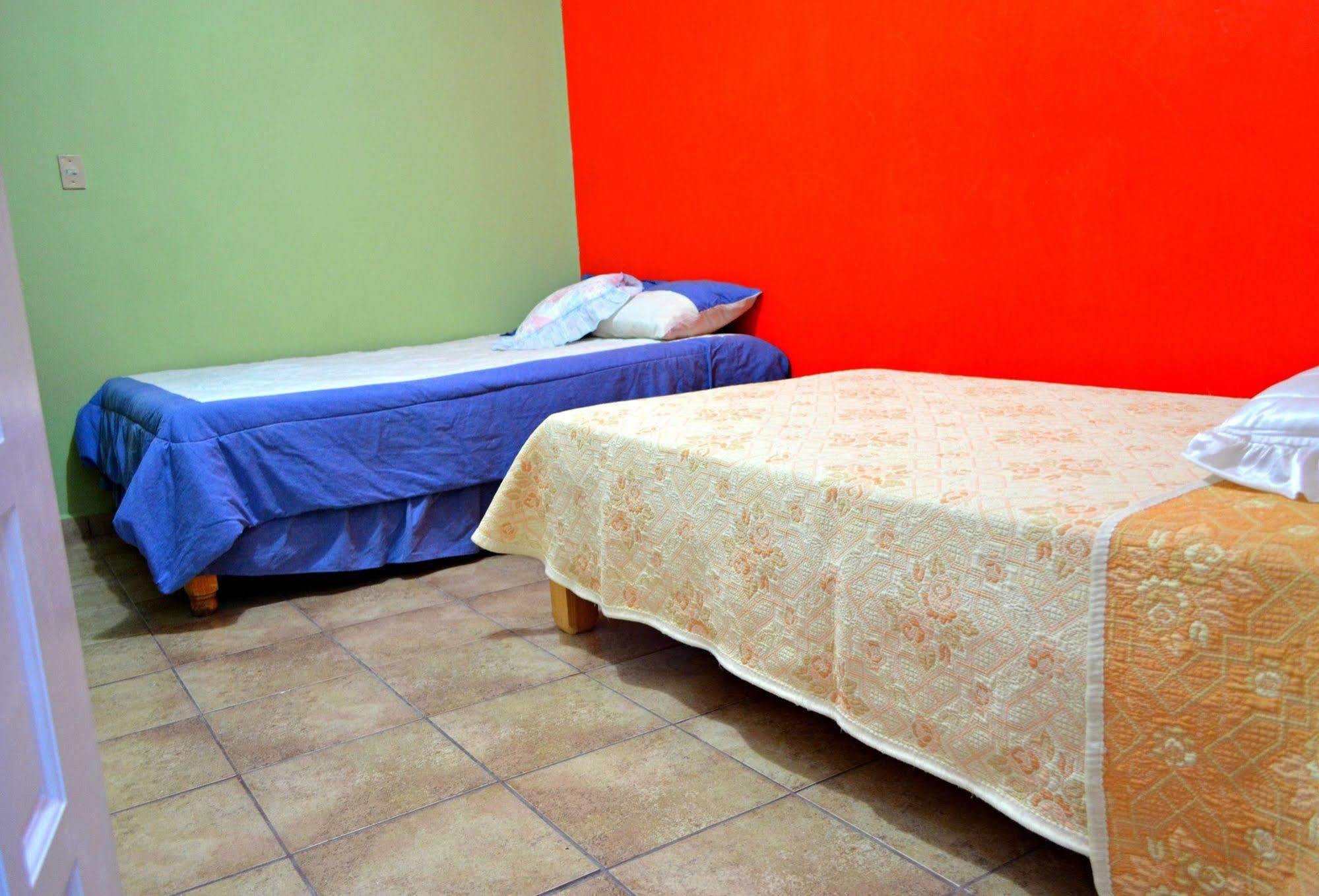 Hostal Maple Querétaro Buitenkant foto